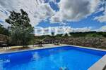 Poslovni prostor, Buje, prodaja, 1200000 €, 650 m2
