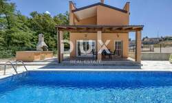 Kuca, Tinjan, prodaja, 650000 €, 168 m2