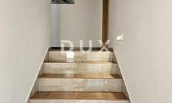 Cetvorosoban stan, Rab, Banjol, prodaja, 321000 €, 93 m2