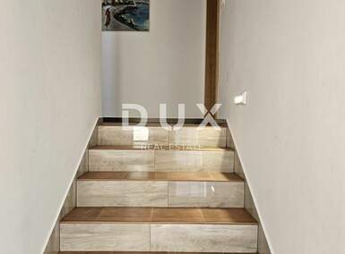Cetvorosoban stan, Rab, Banjol, prodaja, 321000 €, 93 m2