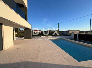 Kuca, Sukošan, Debeljak, prodaja, 600000 €, 233 m2