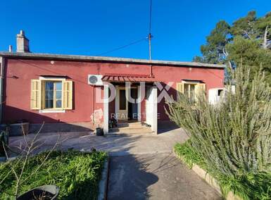 Kuca, Pula, Valdebek, prodaja, 315000 €, 160 m2