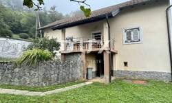 Kuca, Otočac, prodaja, 330000 €, 140 m2