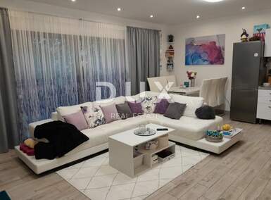 Trosoban stan, Viškovo, Mladenići, prodaja, 223500 €, 108 m2