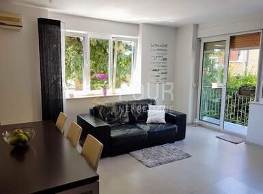 Trosoban stan, Rijeka, Belveder, najam, 900 €, 68 m2