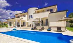 Kuca, Poreč, prodaja, 1050000 €, 206 m2
