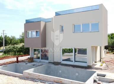 Kuca, Poreč, prodaja, 560000 €, 129 m2