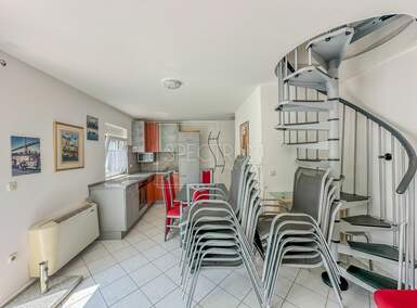 Trosoban stan, Novigrad, prodaja, 219000 €, 62 m2