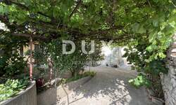 Kuca, Novi Vinodolski, prodaja, 190000 €, 170 m2