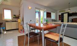 Trosoban stan, Labin, Rabac, prodaja, 230000 €, 77 m2