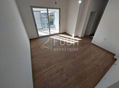 Trosoban stan, Pula, Veli vrh, prodaja, 197000 €, 66 m2