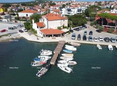Poslovni prostor, Medulin, prodaja, 1 €, 380 m2