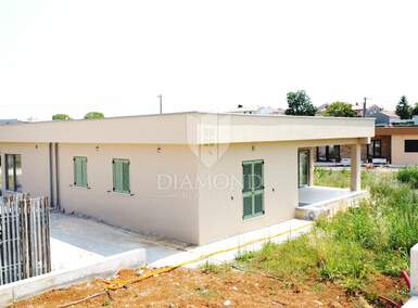 Kuca, Poreč, prodaja, 679000 €, 90 m2