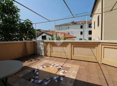 Kuca, Vrbnik, prodaja, 195500 €, 120 m2