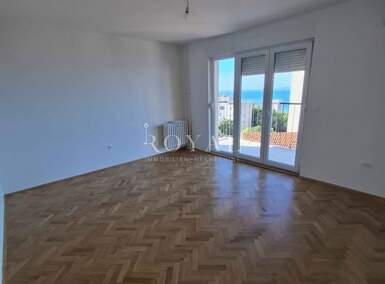 Trosoban stan, Rijeka, Krimeja, prodaja, 257500 €, 67 m2