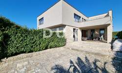 Kuca, Poreč, prodaja, 750000 €, 375 m2