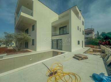 Kuca, Poreč, prodaja, 598000 €, 168 m2