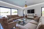 Kuca, Pula, Loborika, prodaja, 850000 €, 350 m2