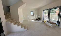 Kuca, Poreč, prodaja, 435000 €, 107 m2