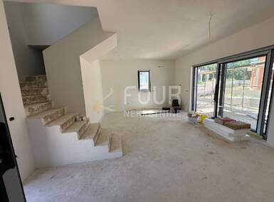 Kuca, Poreč, prodaja, 435000 €, 107 m2