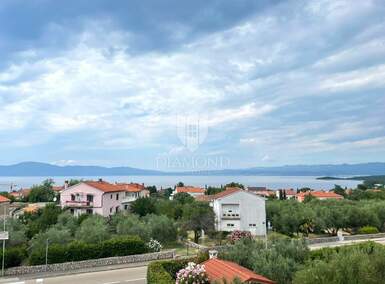 Trosoban stan, Malinska-Dubašnica, Malinska, prodaja, 365000 €, 60 m2