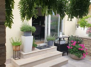 Trosoban stan, Novigrad, prodaja, 450000 €, 90 m2