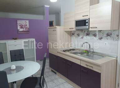 Kuca, Crikvenica, prodaja, 775000 €, 250 m2