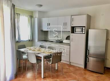 Trosoban stan, Medulin, prodaja, 267000 €, 70 m2