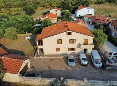 Kuca, Umag, prodaja, 600000 €, 420 m2