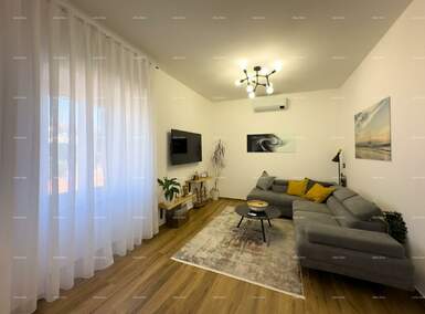 Dvosoban stan, Pula, Istarska ulica, prodaja, 299000 €, 62 m2