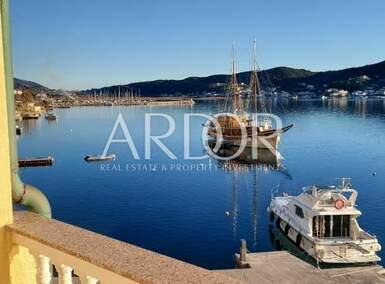 Cetvorosoban stan, Rab, Supetarska Draga, prodaja, 450000 €, 180 m2