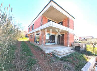 Kuca, Ližnjan, Valtura, prodaja, 225000 €, 197 m2