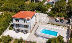 Kuca, Novi Vinodolski, prodaja, 900000 €, 250 m2