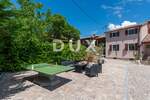 Kuca, Pićan, prodaja, 1100000 €, 450 m2