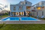 Kuca, Poreč, Mihatovići, prodaja, 686000 €, 265 m2