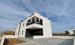 Trosoban stan, Privlaka, prodaja, 235620 €, 71 m2