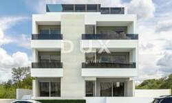 Trosoban stan, Novalja, prodaja, 258000 €, 64 m2