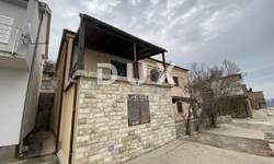 Kuca, Karlobag, Lukovo Šugarje, prodaja, 550000 €, 206 m2