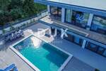 Kuca, Opatija, Oprić, prodaja, 1750000 €, 400 m2