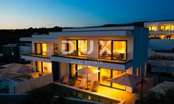 Kuca, Novalja, prodaja, 750000 €, 144 m2