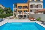 Kuca, Poreč, prodaja, 648000 €, 330 m2