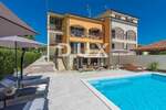 Kuca, Poreč, prodaja, 648000 €, 330 m2