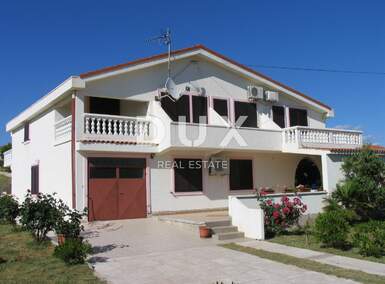 Kuca, Povljana, prodaja, 595000 €, 540 m2