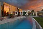 Kuca, Motovun, prodaja, 1320000 €, 303 m2