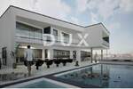 Kuca, Crikvenica, prodaja, 1350000 €, 380 m2