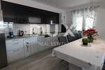 Cetvorosoban stan, Omiš, prodaja, 360000 €, 139 m2