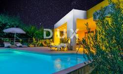 Kuca, Svetvinčenat, prodaja, 570000 €, 180 m2