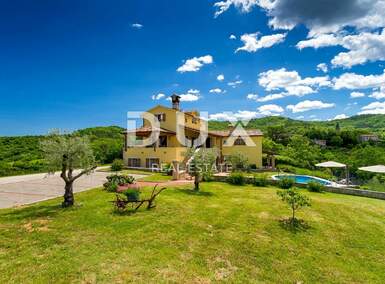 Kuca, Pazin, Grdoselo, prodaja, 700000 €, 350 m2