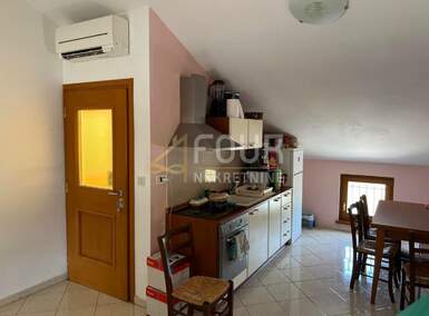Trosoban stan, Novigrad, prodaja, 195000 €, 68 m2