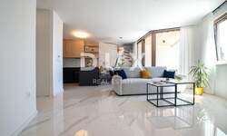 Trosoban stan, Opatija, Opatija - Centar, najam, 2000 €, 65 m2